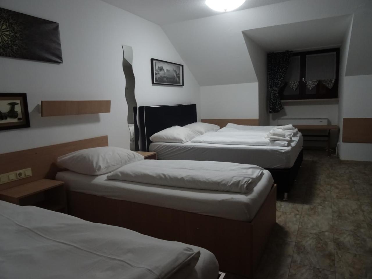 Apparthotel Alte Innbrucke-24Std-Self-Check In Нойхаус-ам-Ин Екстериор снимка